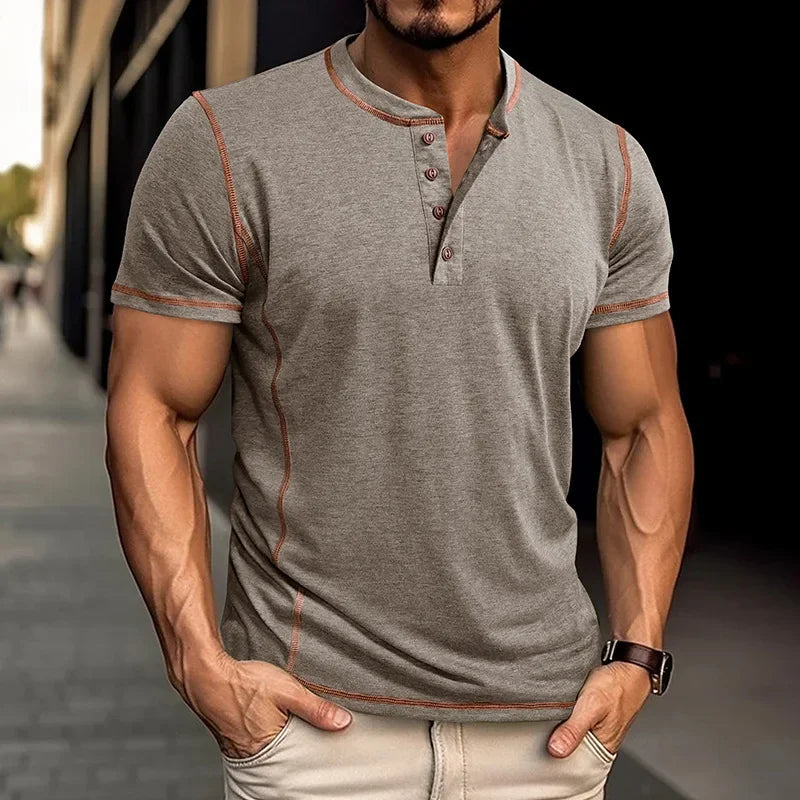 Camiseta Masculina Henley Premium – Manga Curta Elegância Casual | VILLTRUM