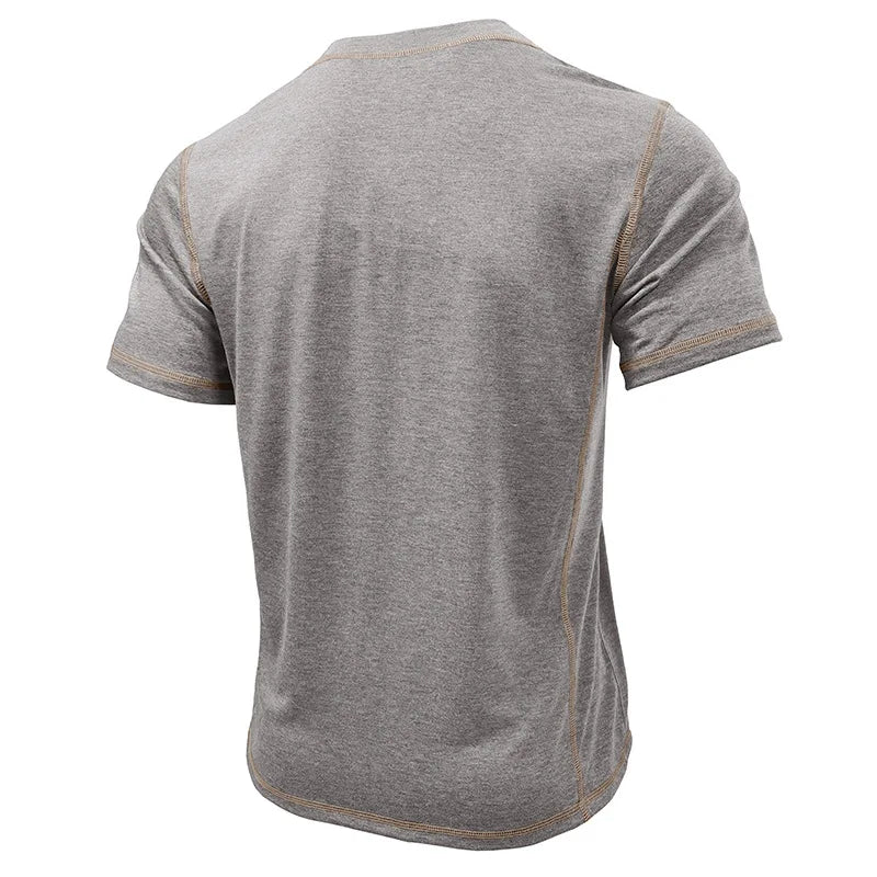 Camiseta Masculina Henley Premium – Manga Curta Elegância Casual | VILLTRUM